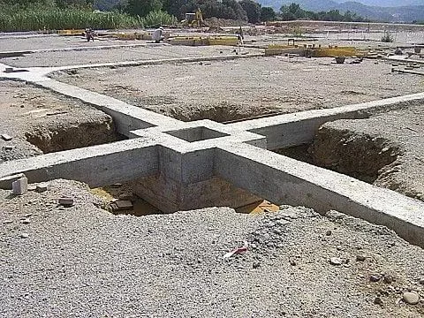Płyta fundamentowa a ława fundamentowa – różnice i podobieństwa