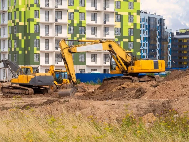 Jaki wpływ ma głębokość przemarzania gruntu na posadowienie fundamentów?