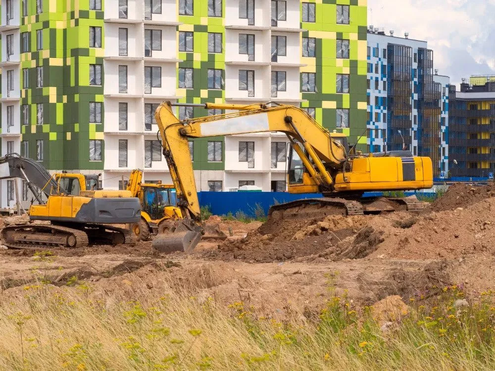 Jaki wpływ ma głębokość przemarzania gruntu na posadowienie fundamentów?